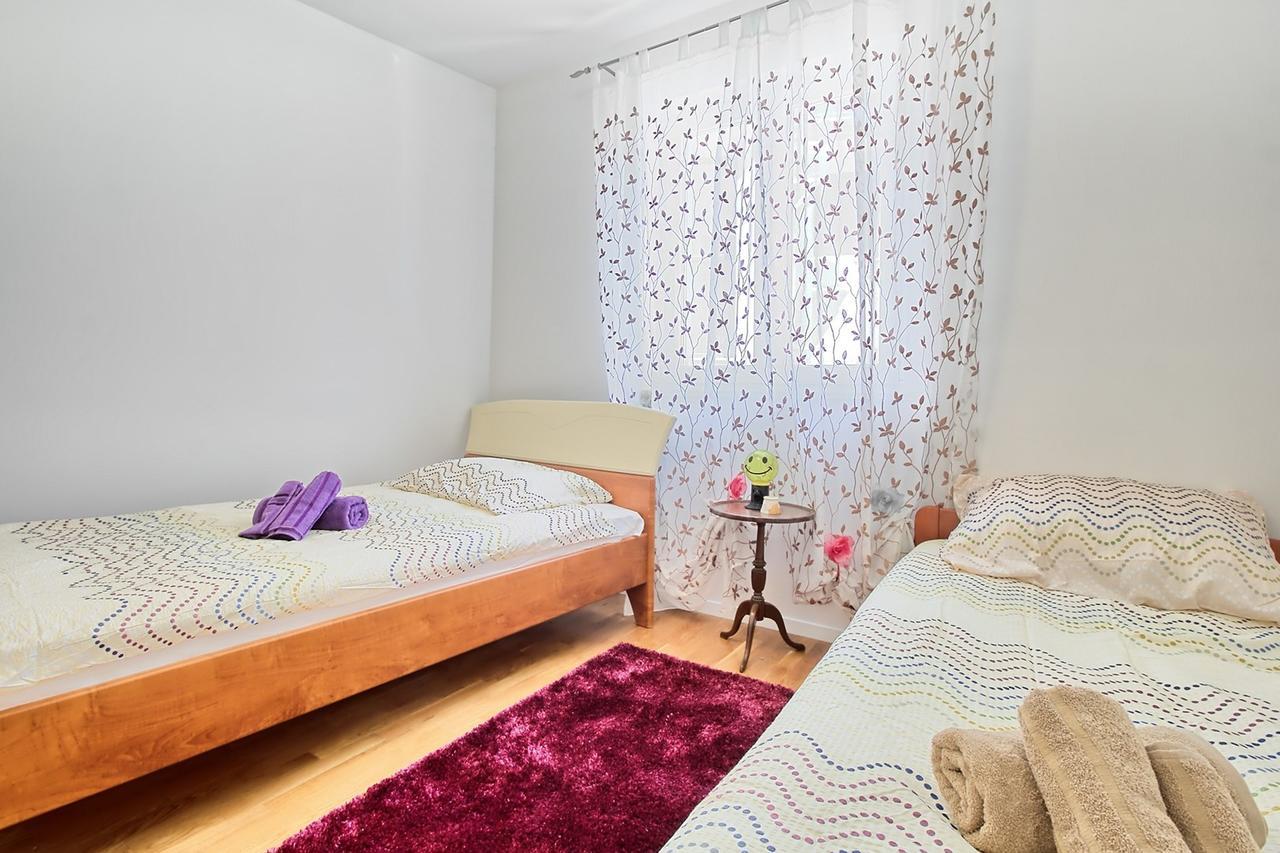 Summertime House With Apartment Умаг Екстер'єр фото