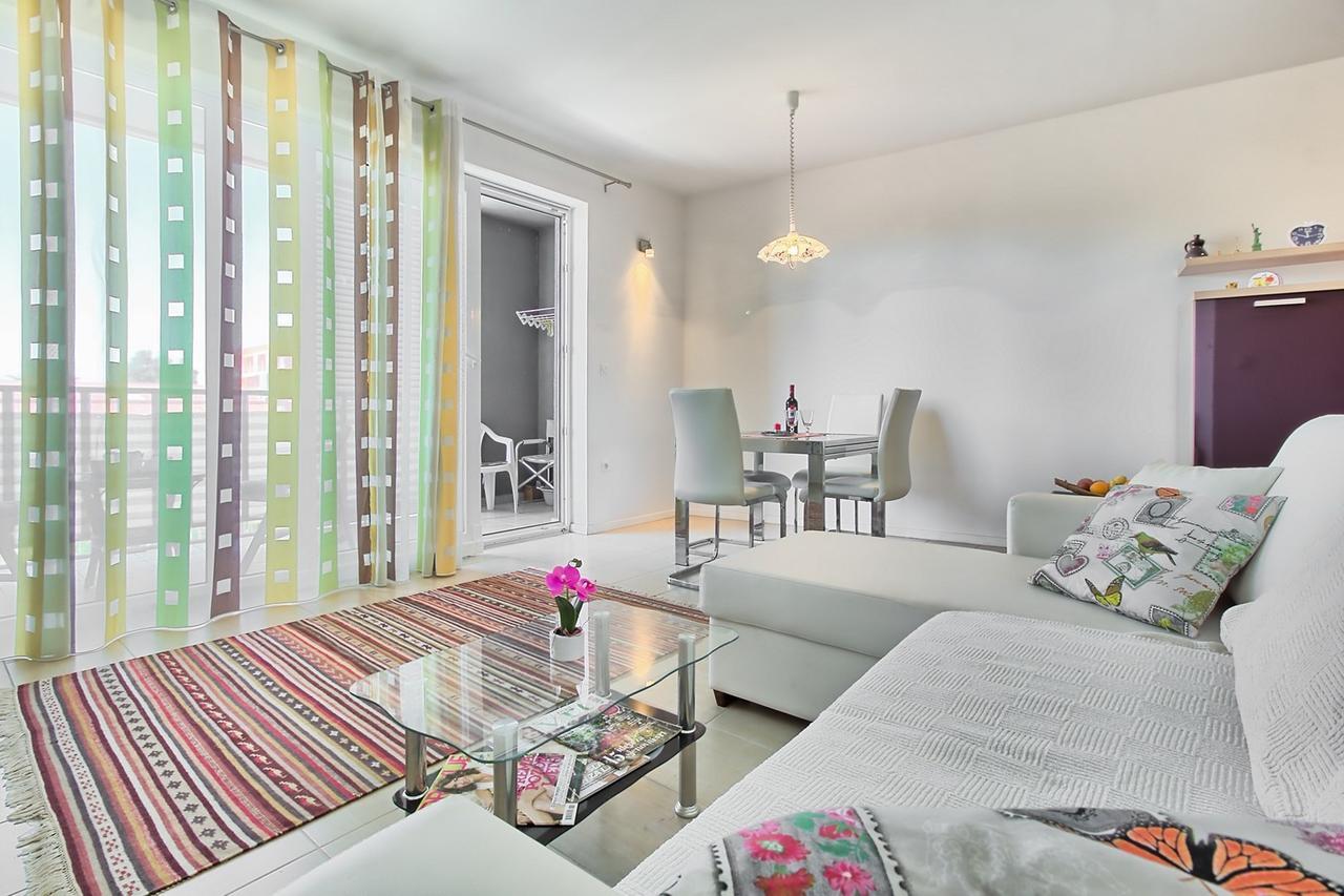 Summertime House With Apartment Умаг Екстер'єр фото